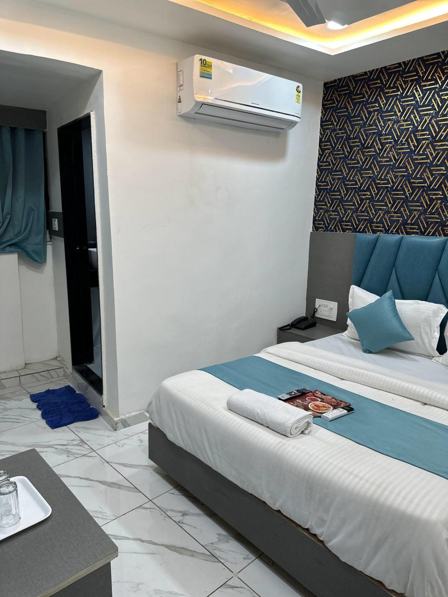 Hotel The Pacific Ahmedabad Airport Exterior foto